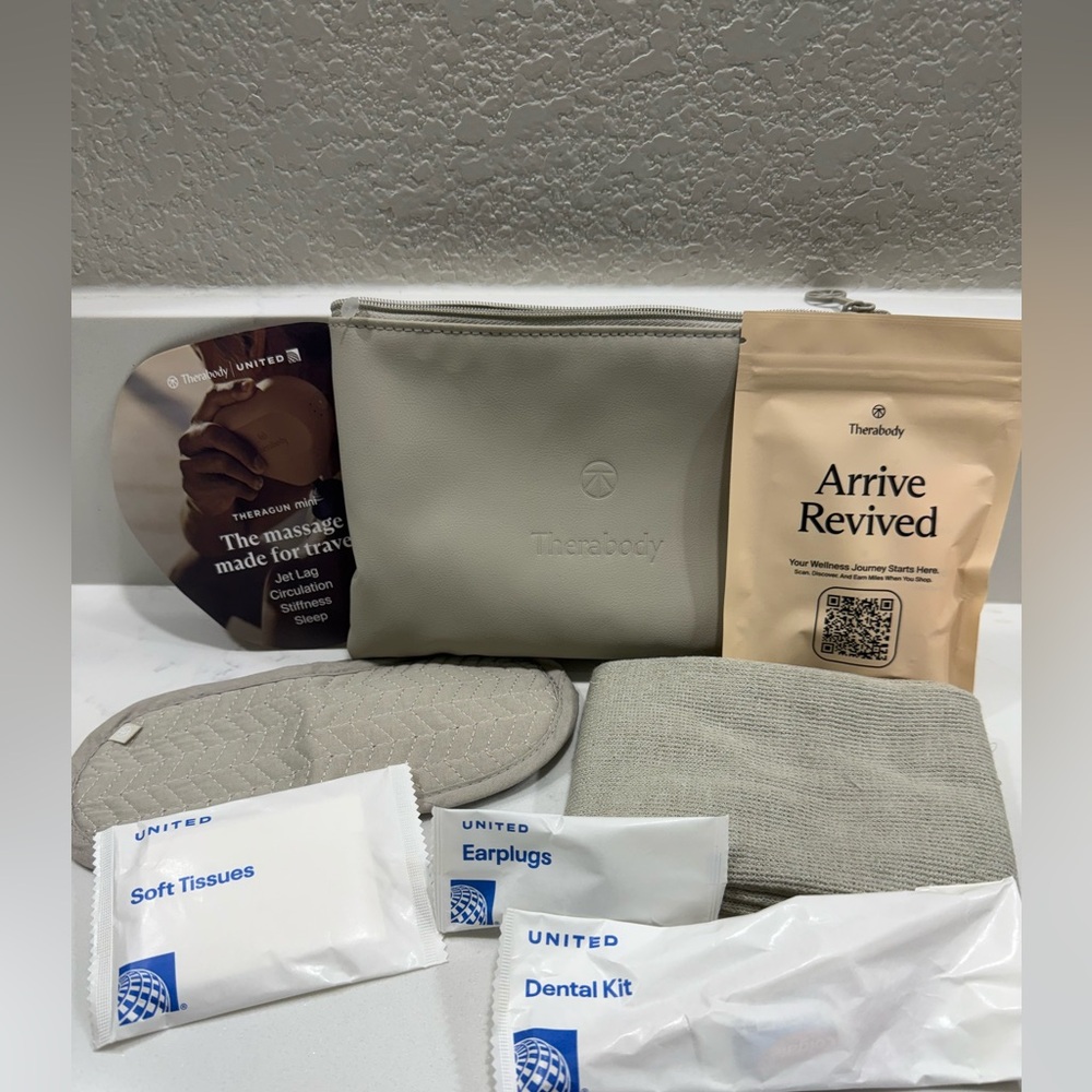 United Premium Plus Therabody Amenity Kit